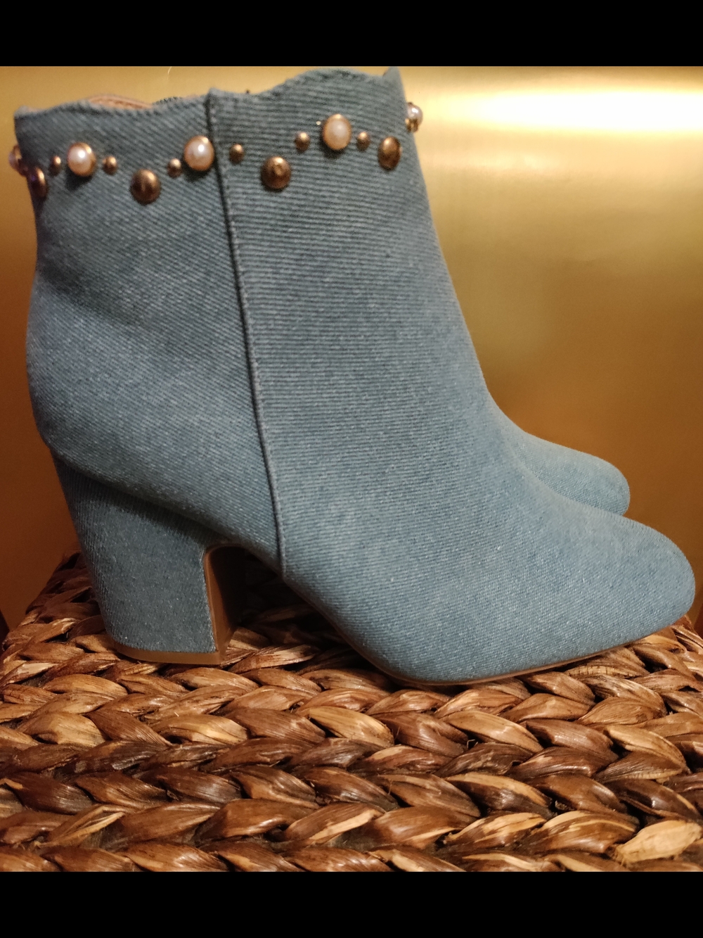 Cute Denim Blue Pearl Studded Ankle Booties Size 9W Wide by Comfort Est. 1948